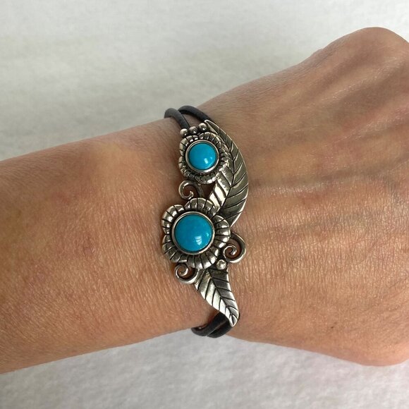 Sterling Silver 925 Dakota West Floral Leaf Turquoise Cabochon Cord Bracelet 8" - Picture 1 of 16